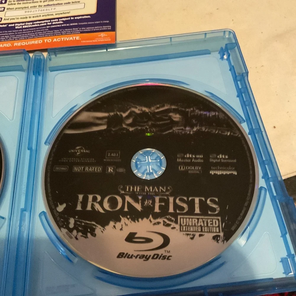 Blu Ray Disc - The Man with the Iron Fists. V57